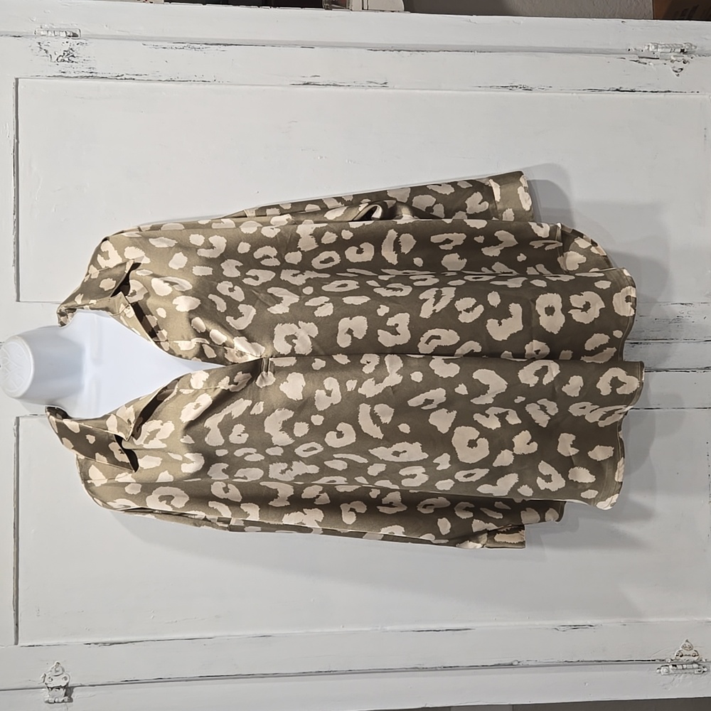 NWT MAISON GARRISON LEOPARD PRINT BLOUSE.   #6710